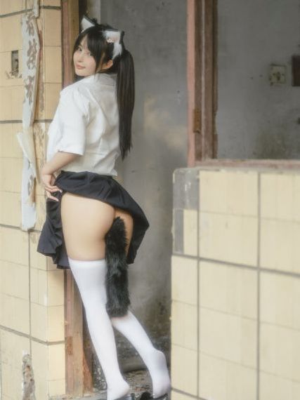 他揉捏她两乳不停呻吟a视频