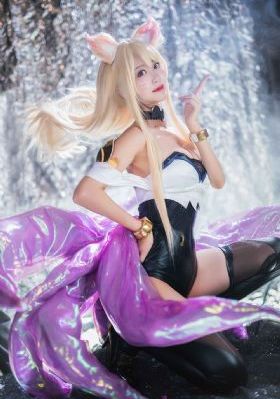 强睡年轻的女经理